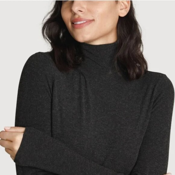 Kit and Ace | Burrow Brushed Cashmere Blend Turtleneck In Grey - Picture 2 of 12